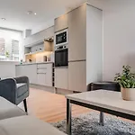 Citystay - Dutch\'S Corner
